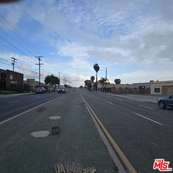 455 E Alondra Boulevard Property Photo 12