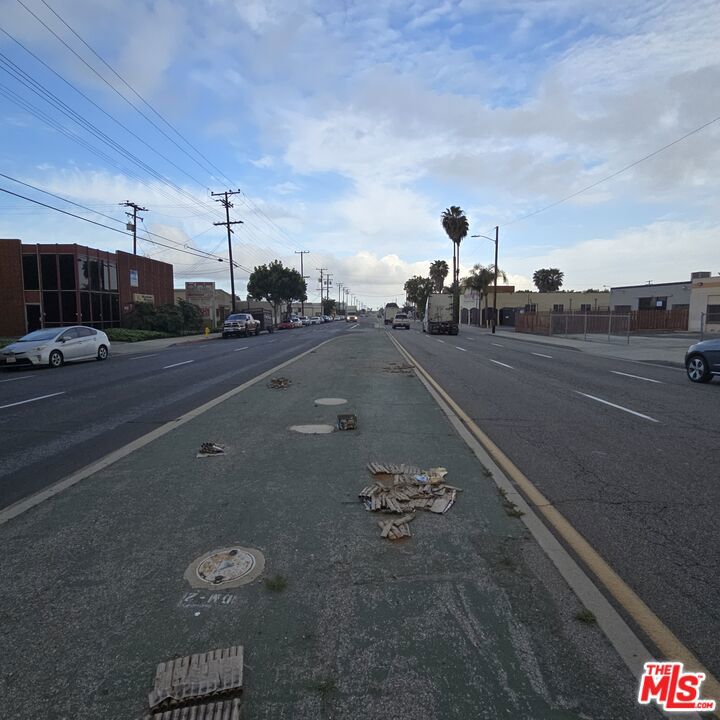 455 E Alondra Boulevard Property Photo 14