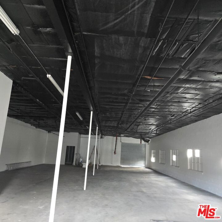 455 E Alondra Boulevard Property Photo 17
