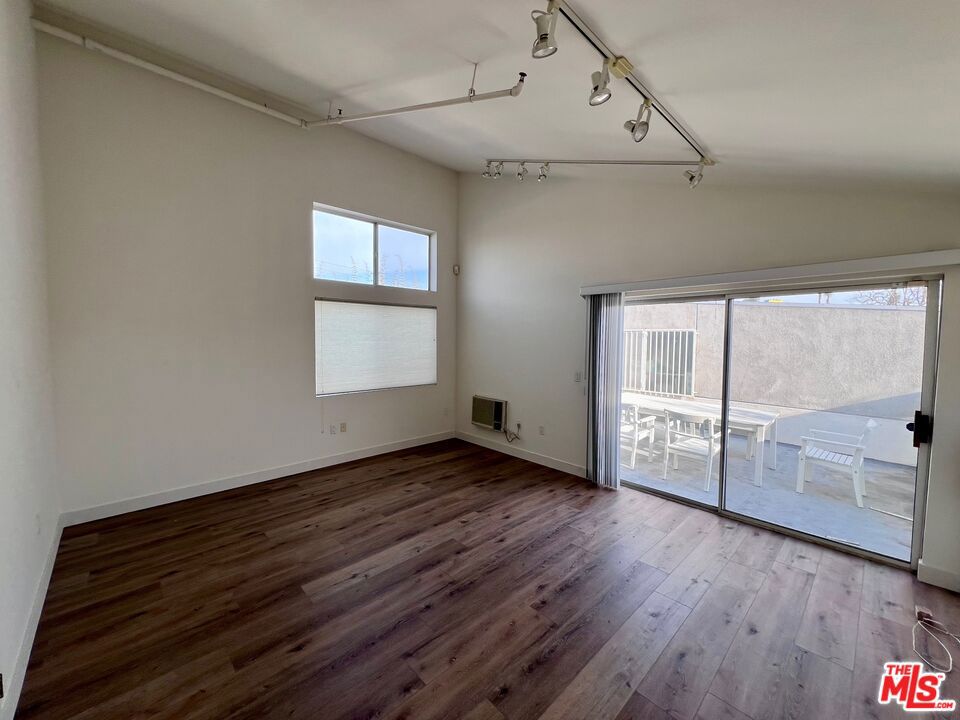 1309 Pico E Property Photo 4