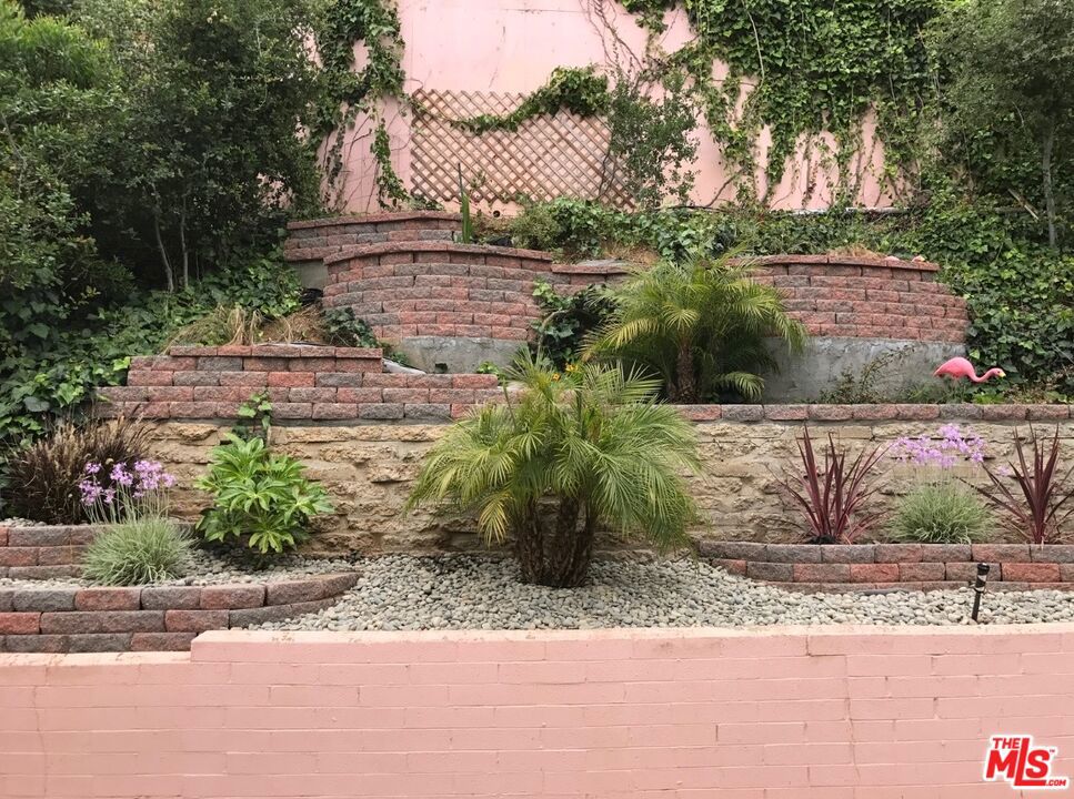 651 Erskine Drive Property Photo 13