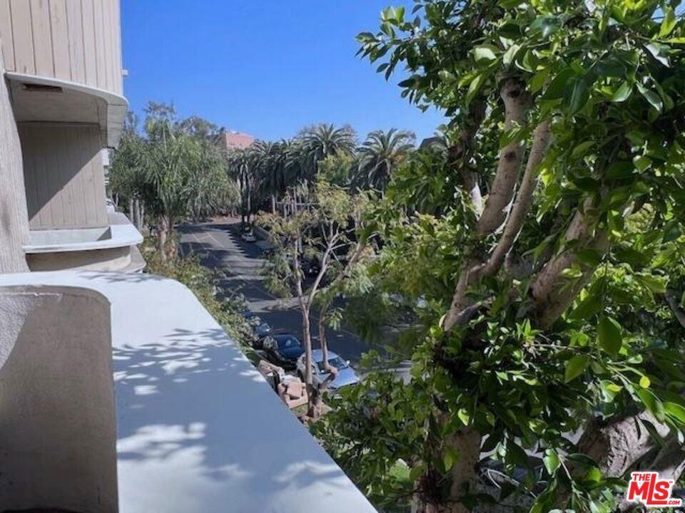 11645 Montana Avenue 102 Property Photo 12