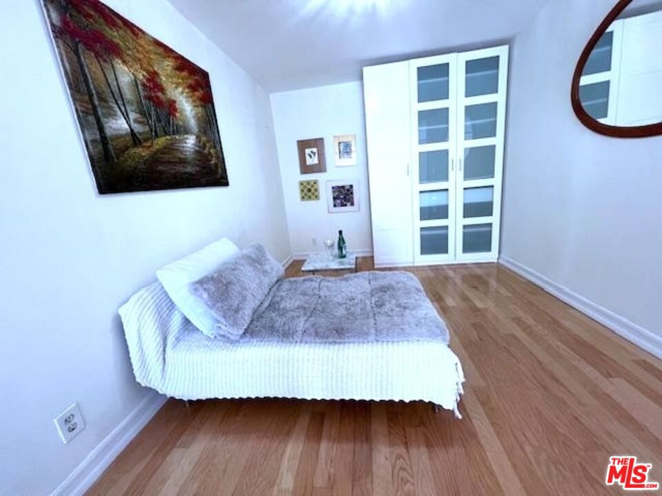 11645 Montana Avenue 102 Property Photo 17