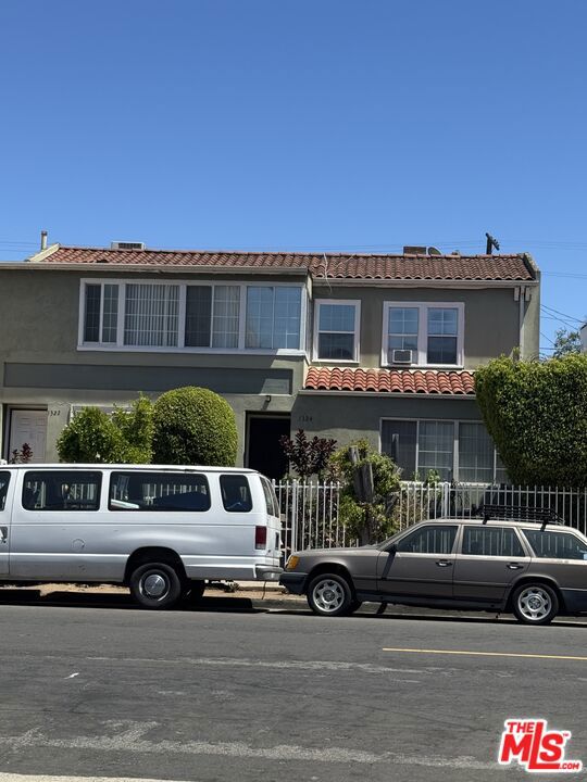 1322 S Bronson Avenue Property Photo 1
