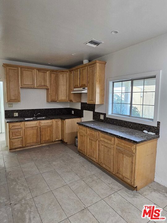 6628 Lankershim Boulevard Property Photo 7