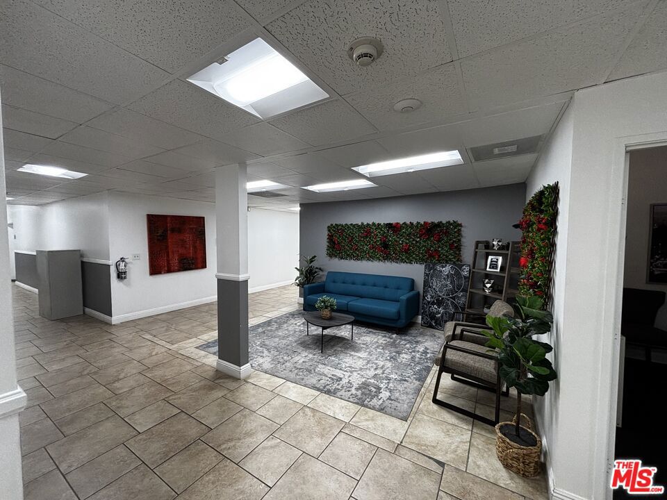 6656 Valjean Avenue Property Photo 20