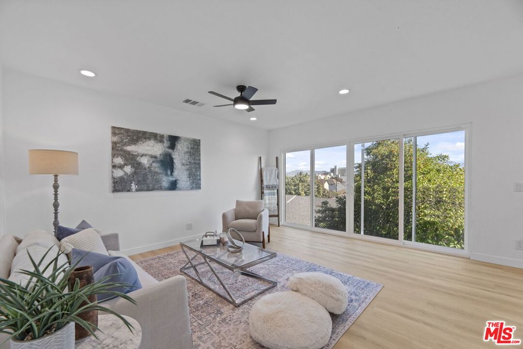 357 1/2 Cornwell Street Property Photo 1