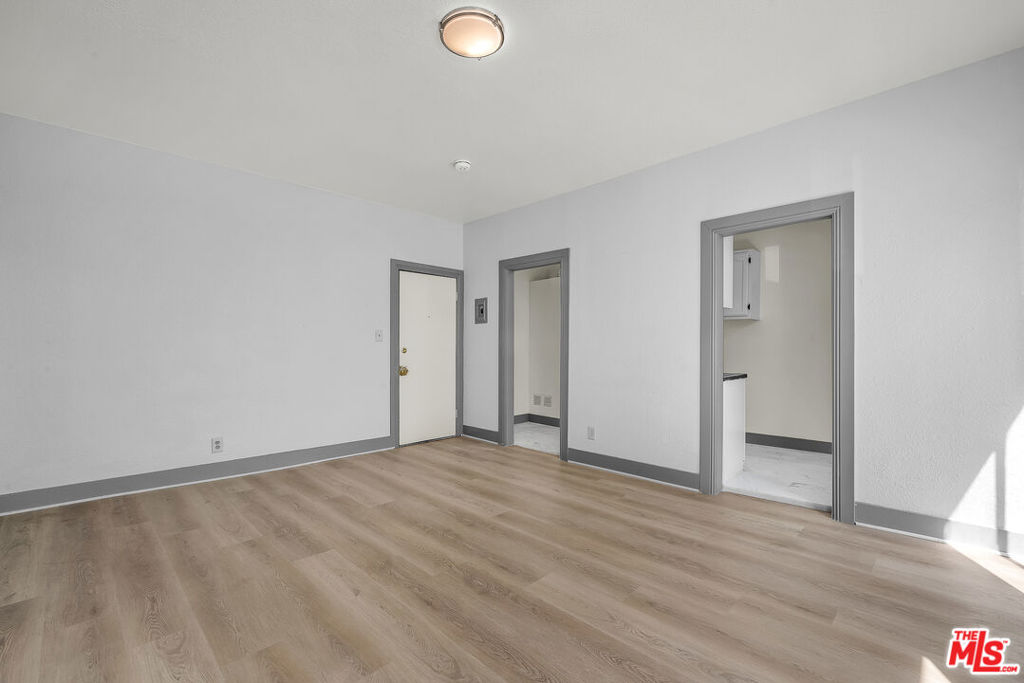 123 S Westmoreland Avenue Property Photo 8