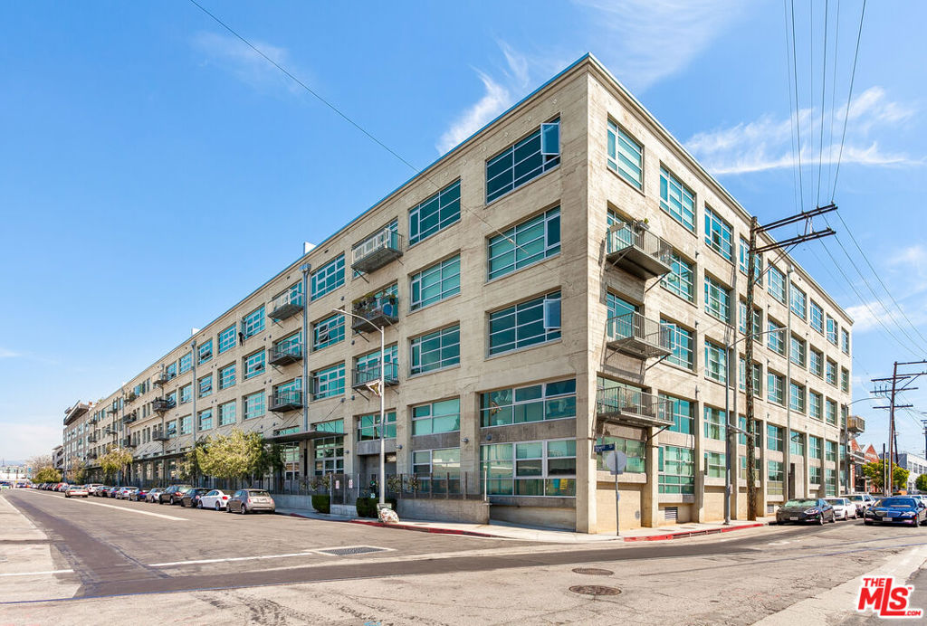 530 S Hewitt Street 556