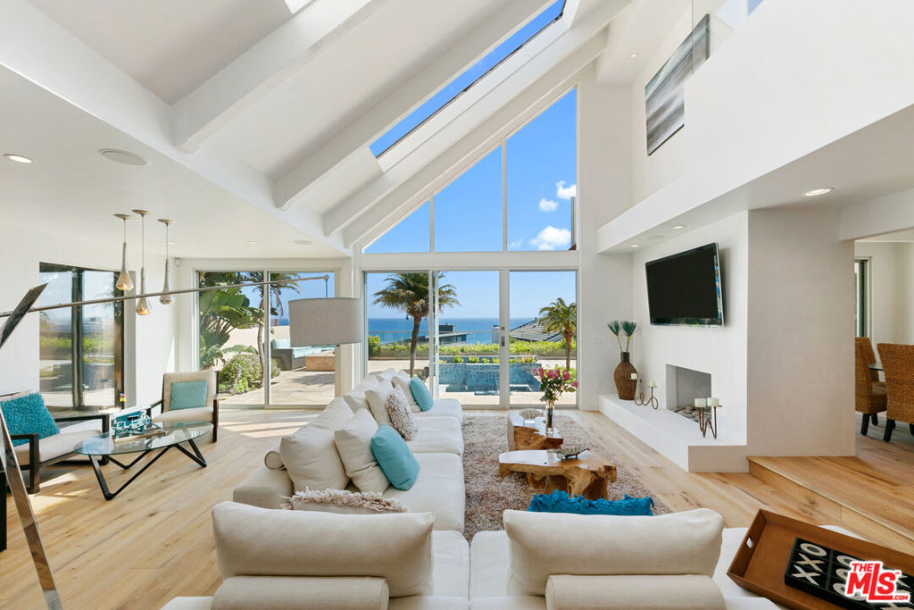 31522 Broad Beach Road Property Photo 1