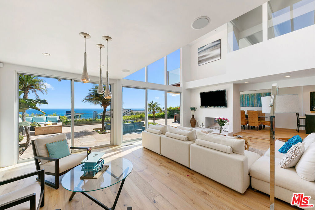 31522 Broad Beach Road Property Photo 12