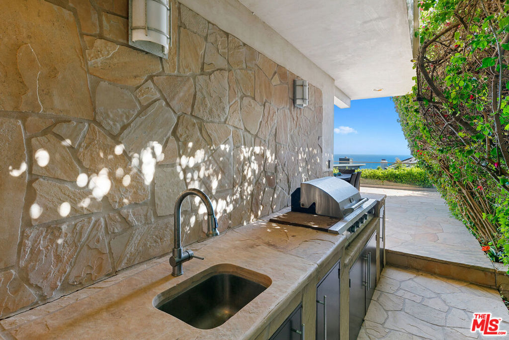 31522 Broad Beach Road Property Photo 23