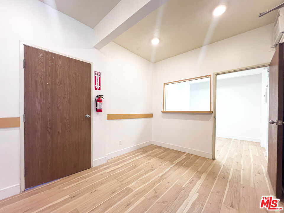 5106 Hollywood Boulevard 103 Property Photo 4