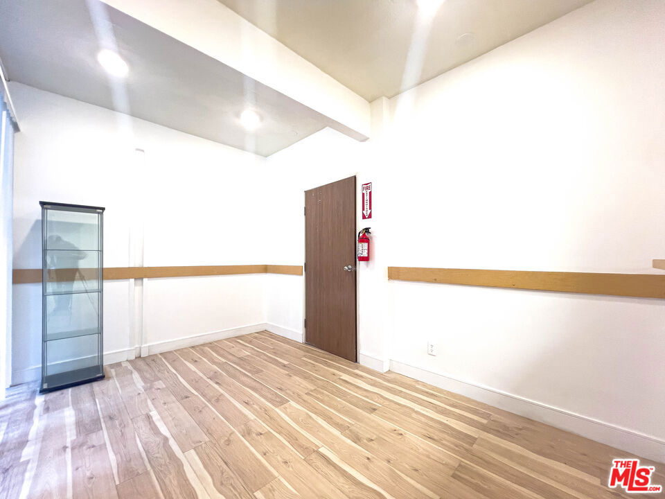 5106 Hollywood Boulevard 103 Property Photo 5