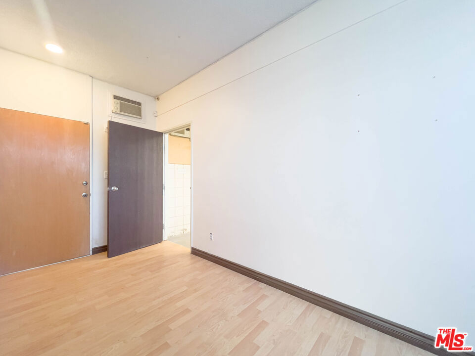 5106 Hollywood Boulevard 103 Property Photo 12