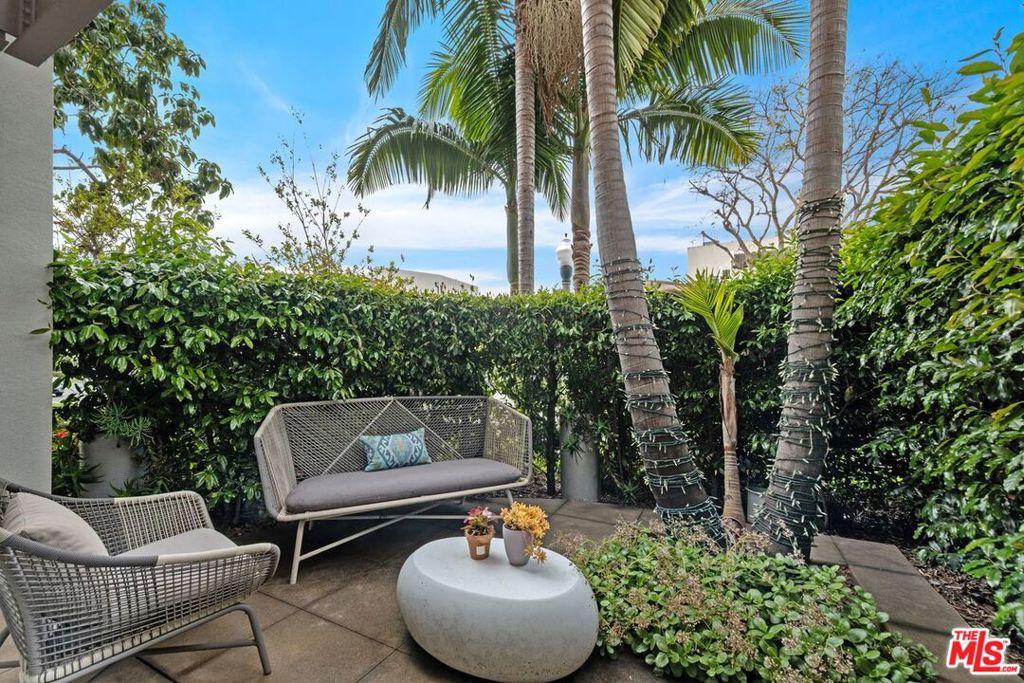 6099 S Seabluff Drive Property Photo 15