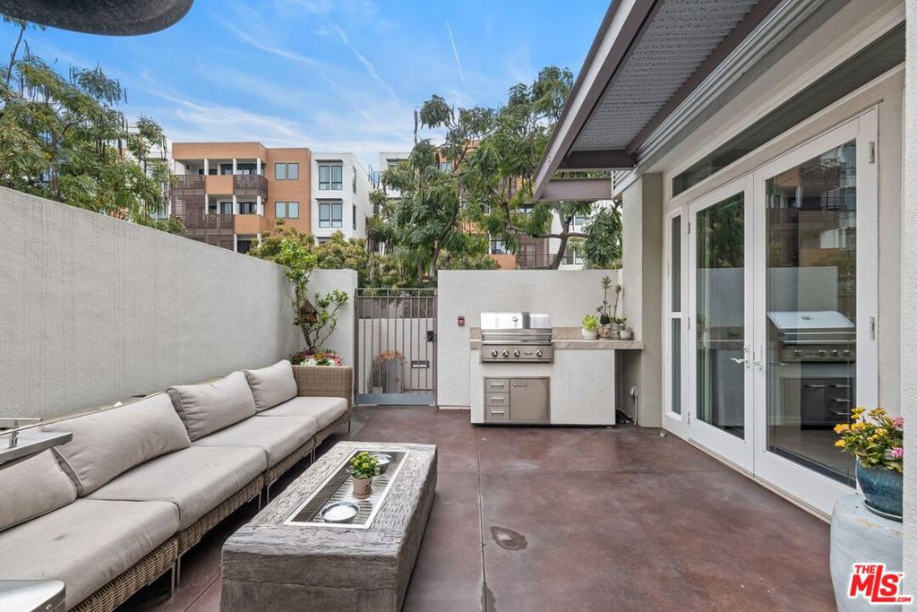 6099 S Seabluff Drive Property Photo 17