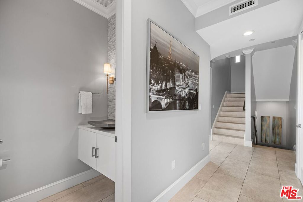 6099 S Seabluff Drive Property Photo 19