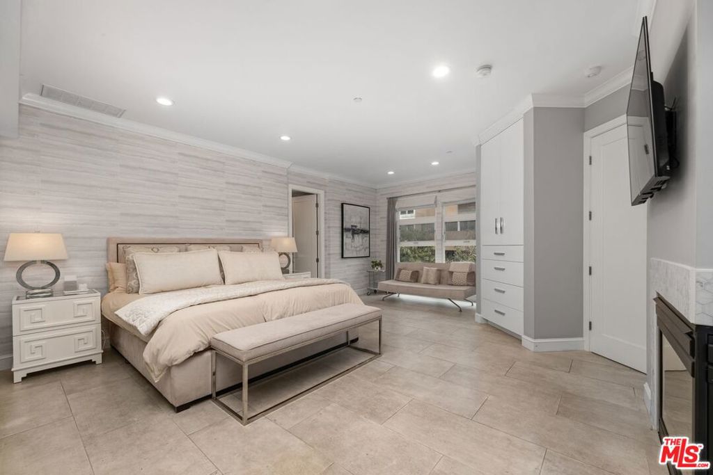 6099 S Seabluff Drive Property Photo 22