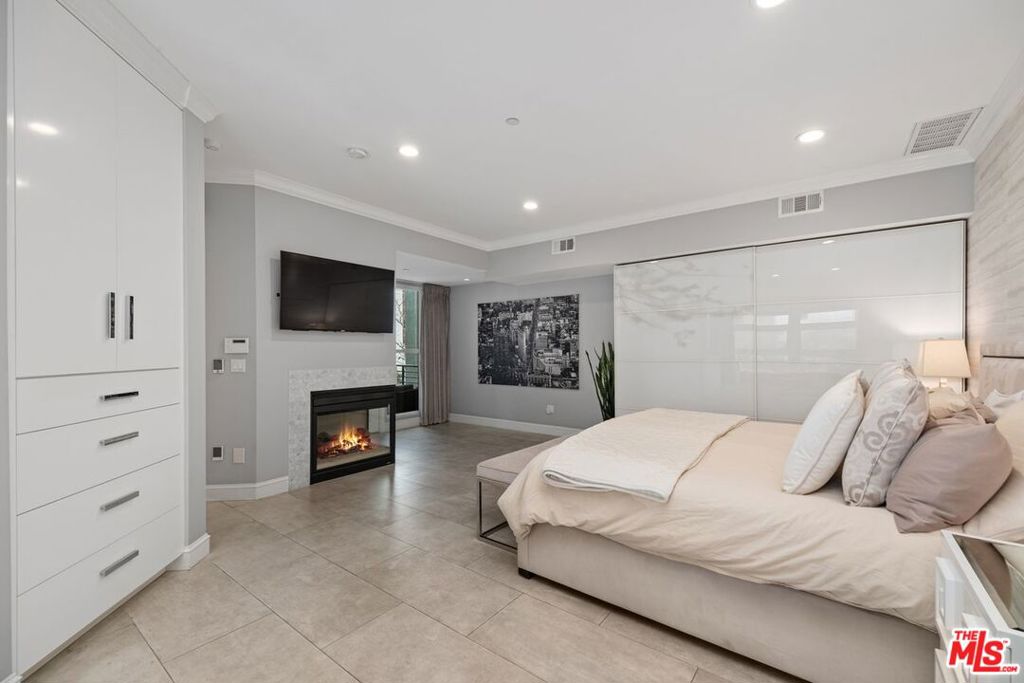 6099 S Seabluff Drive Property Photo 23