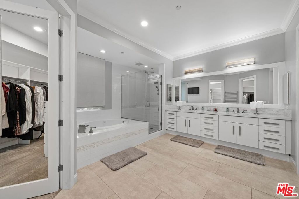 6099 S Seabluff Drive Property Photo 26