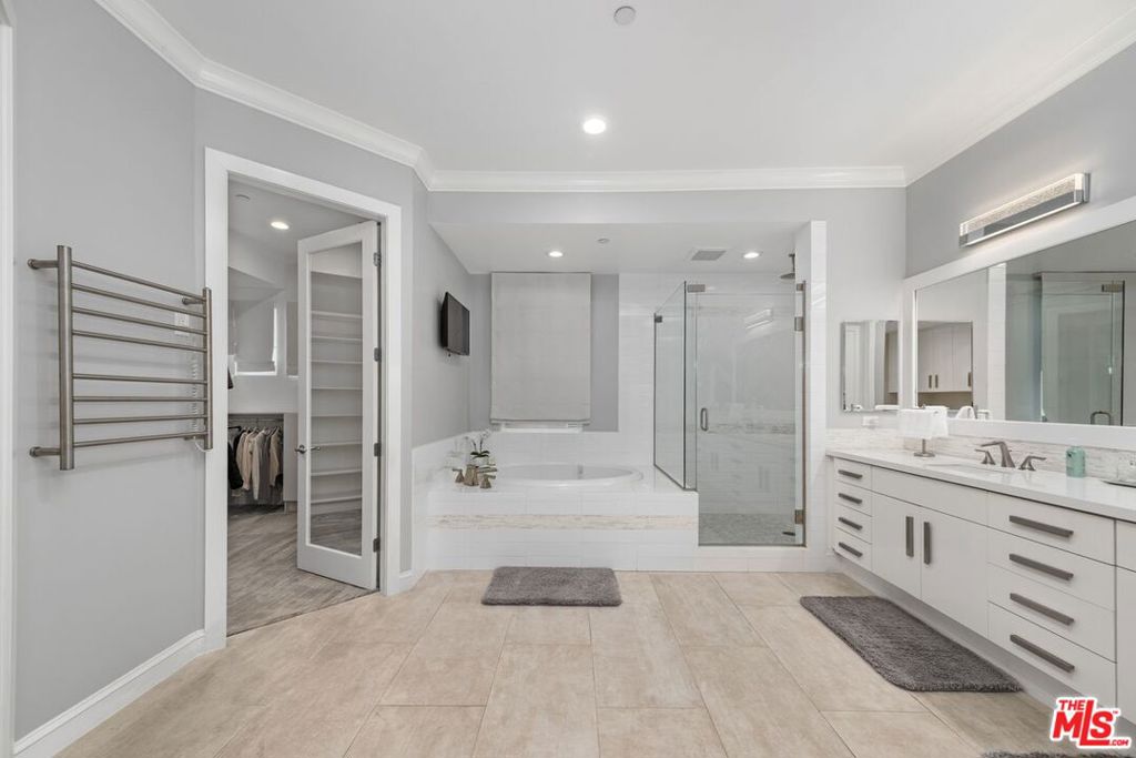 6099 S Seabluff Drive Property Photo 27