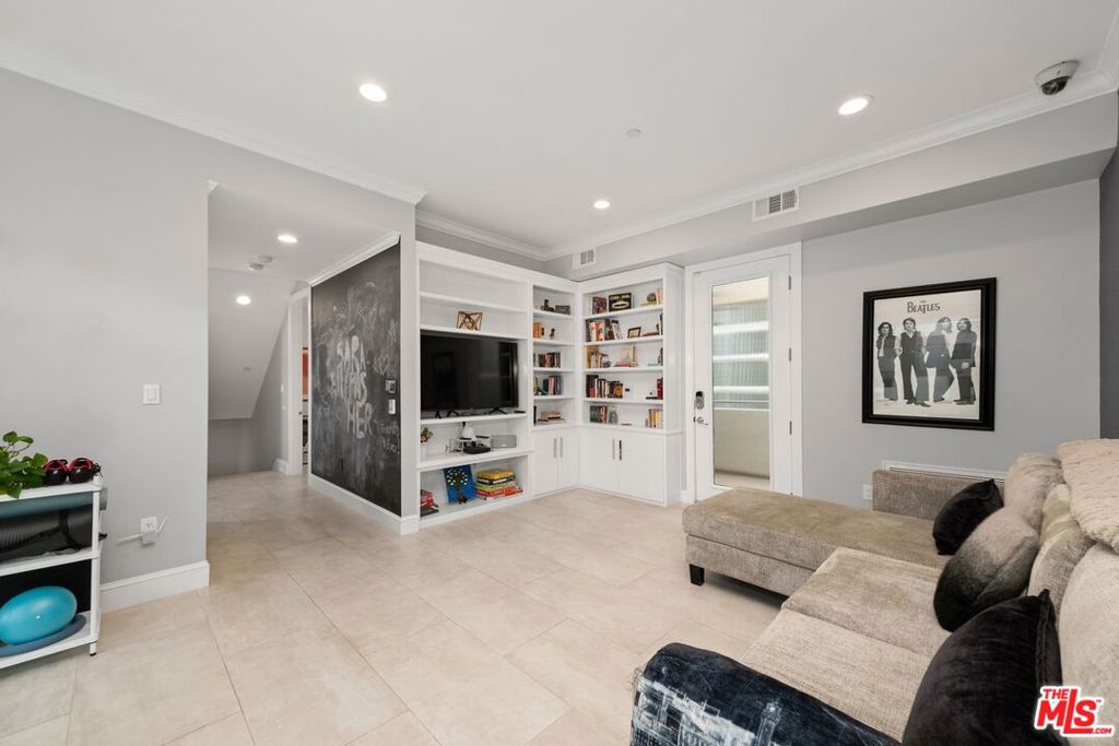 6099 S Seabluff Drive Property Photo 33