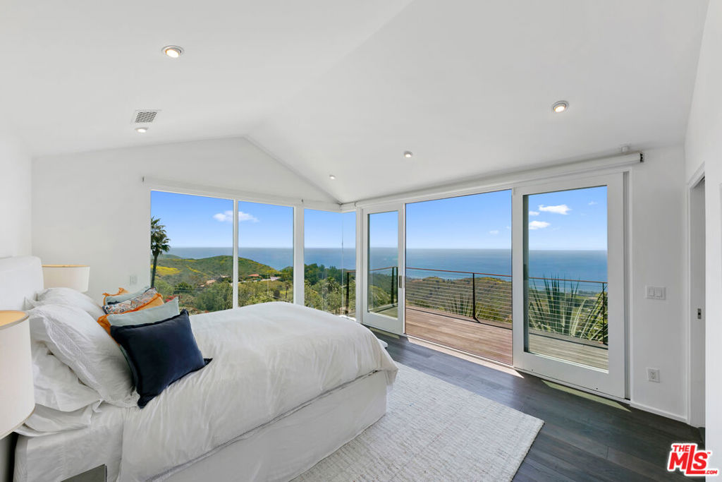 27450 Calicut Road Property Photo 6
