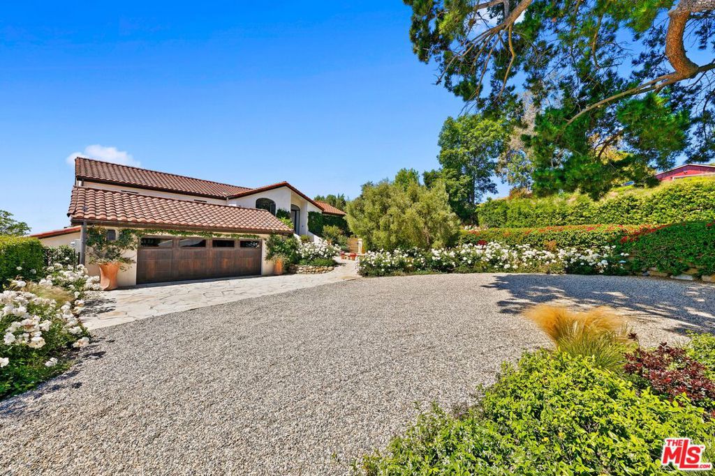 27450 Calicut Road Property Photo 8