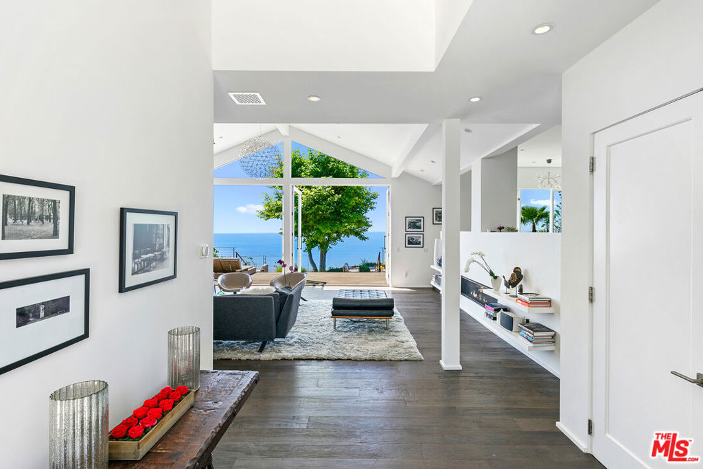 27450 Calicut Road Property Photo 11