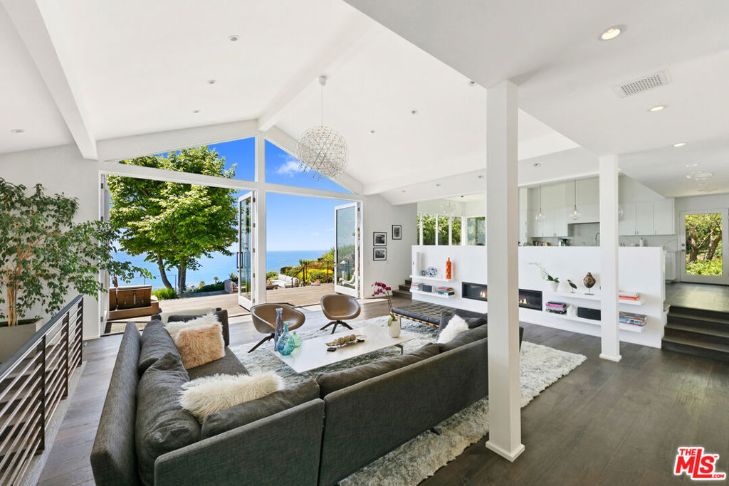 27450 Calicut Road Property Photo 12