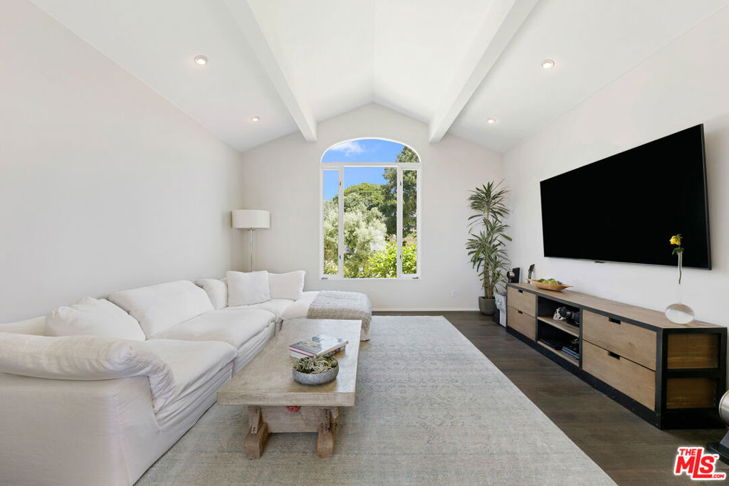 27450 Calicut Road Property Photo 20