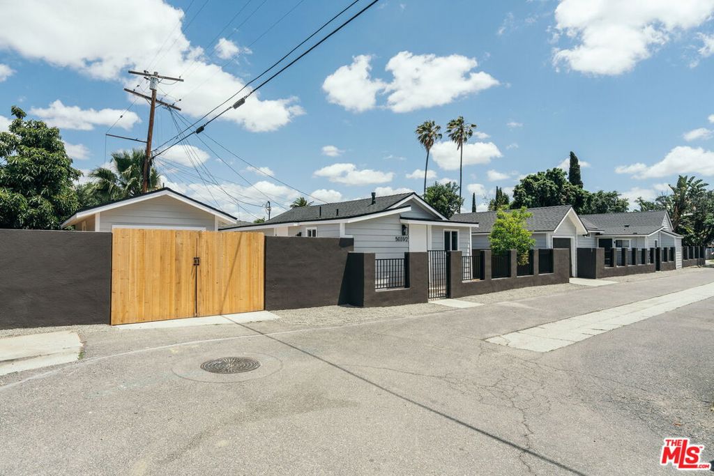 503 E Truslow Avenue Property Photo 1