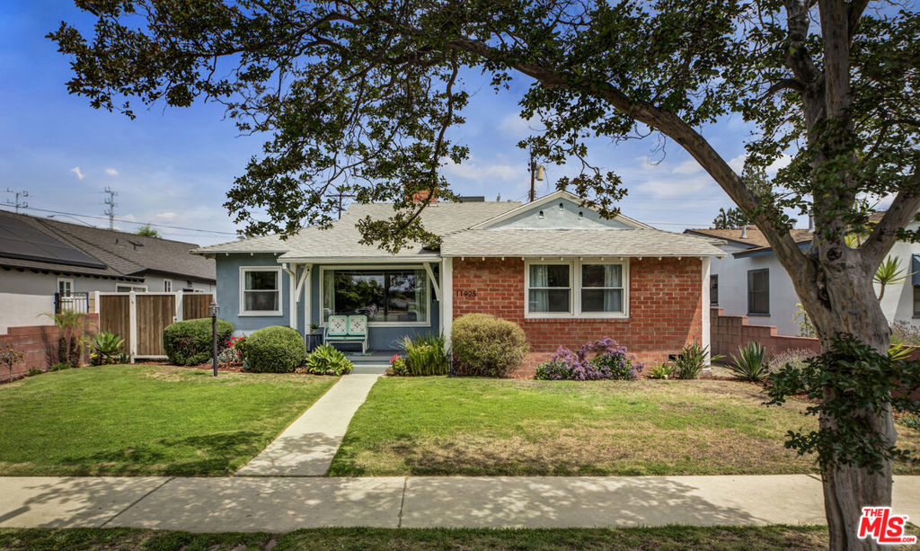 11925 Tiara Street Property Photo