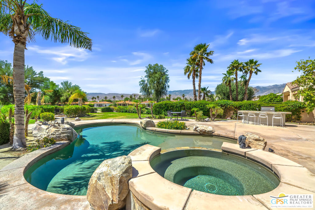 46 Via Bella Property Photo 1