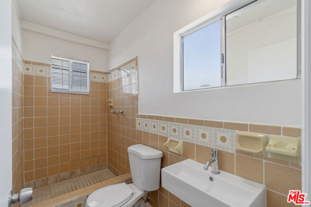 945 N Ditman Avenue Property Photo 29