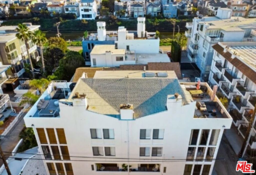 14 Mast Street Property Photo 1