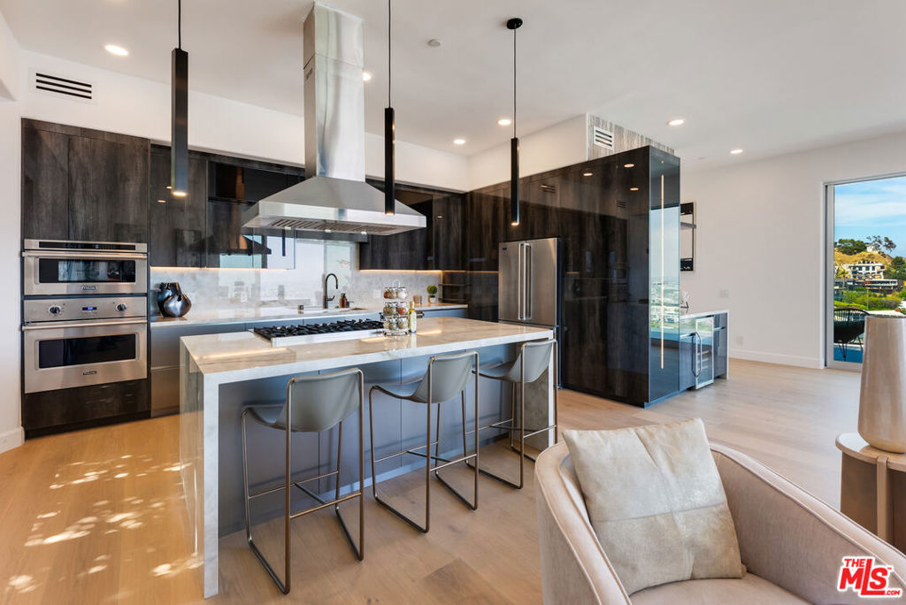 8654 Hollywood Boulevard Property Photo 12