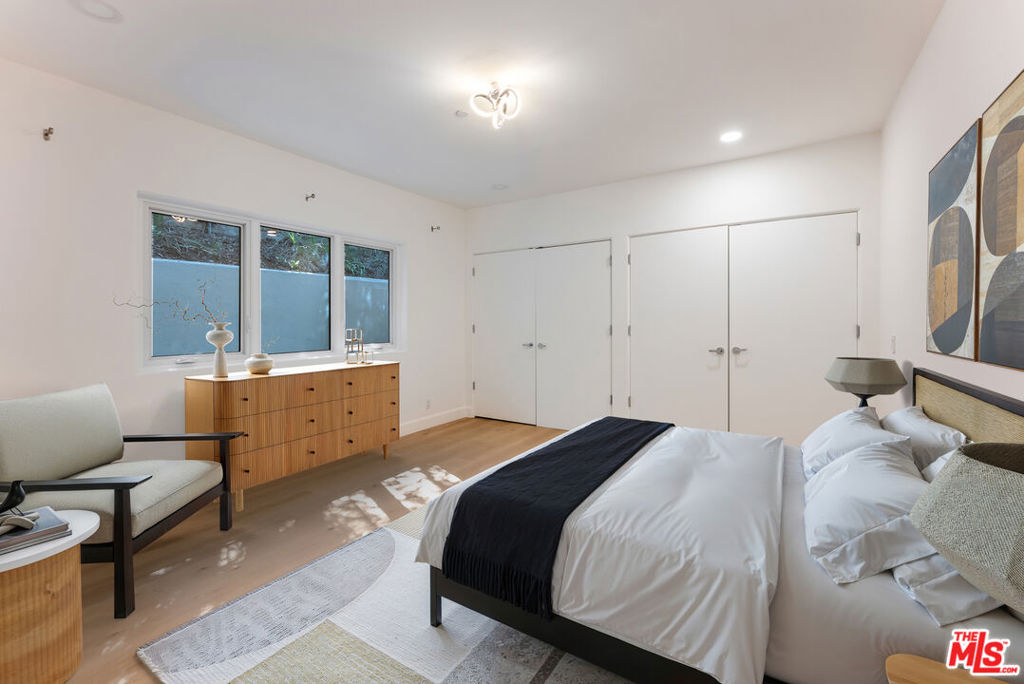 8654 Hollywood Boulevard Property Photo 21