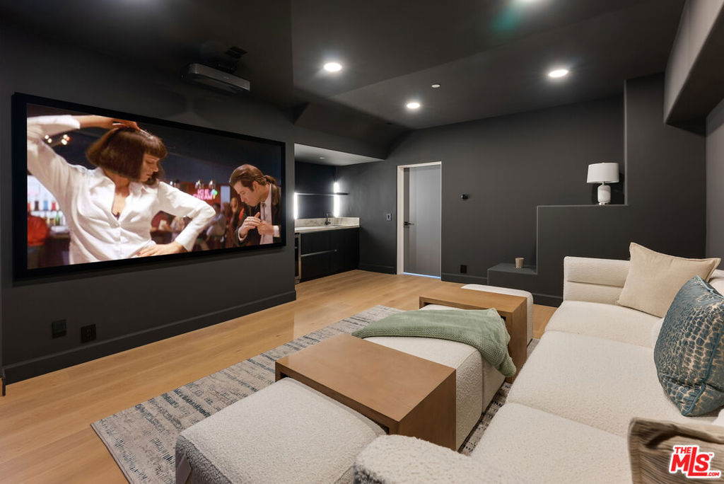 8654 Hollywood Boulevard Property Photo 26