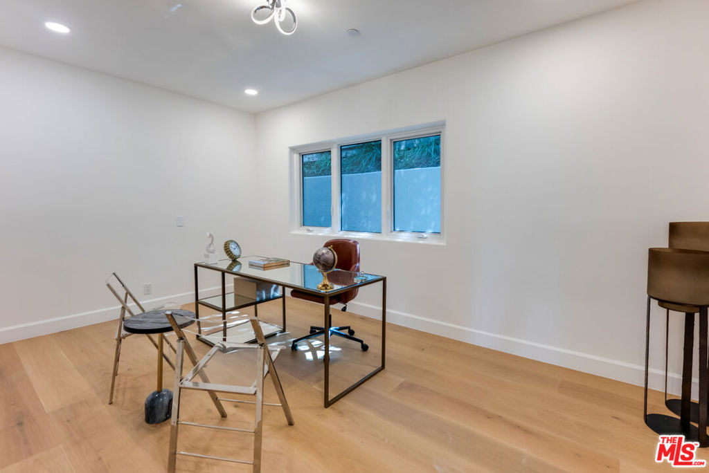 8654 Hollywood Boulevard Property Photo 30