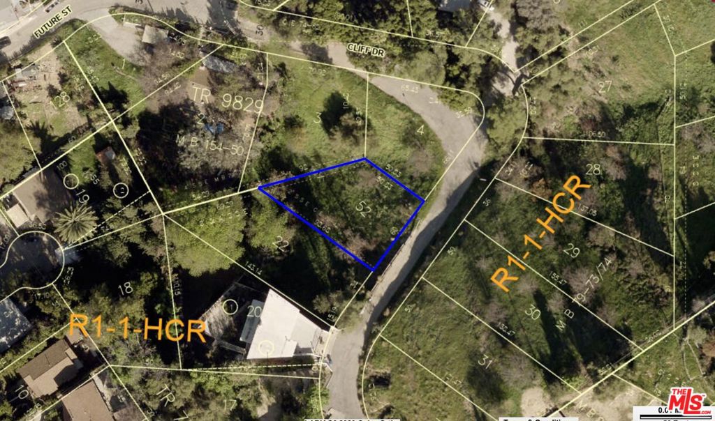1526 N Cliff Drive Property Photo 3
