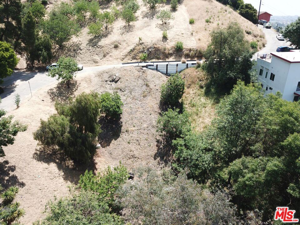 1526 N Cliff Drive Property Photo 7