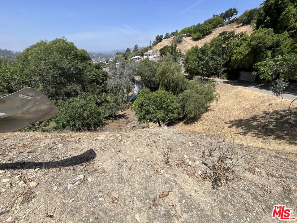 1526 N Cliff Drive Property Photo 8
