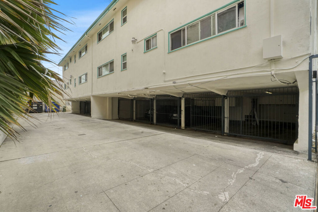 400 S Mariposa Avenue Property Photo 12