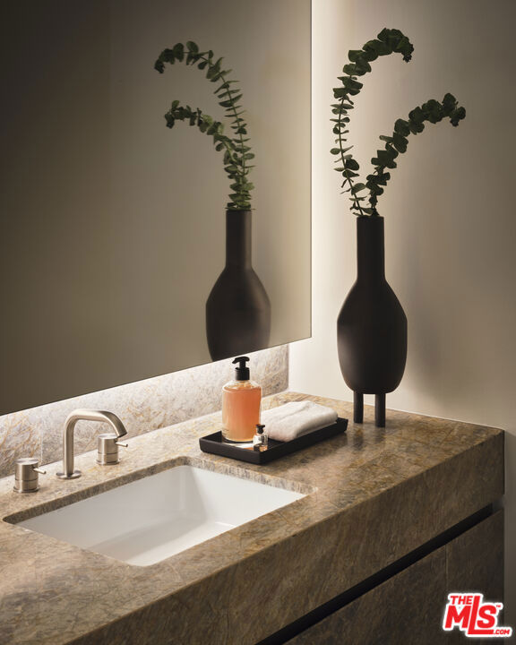 9200 Wilshire Blvd 202e Property Photo 9