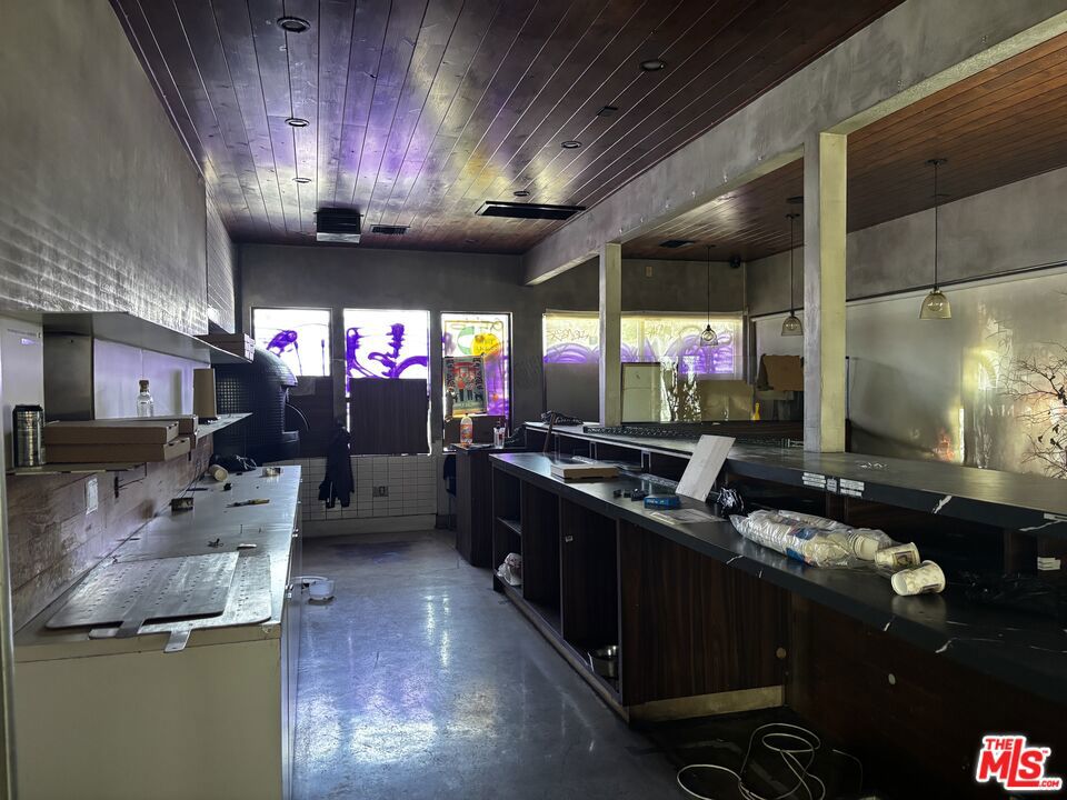 2861 W Sunset Boulevard Property Photo 24