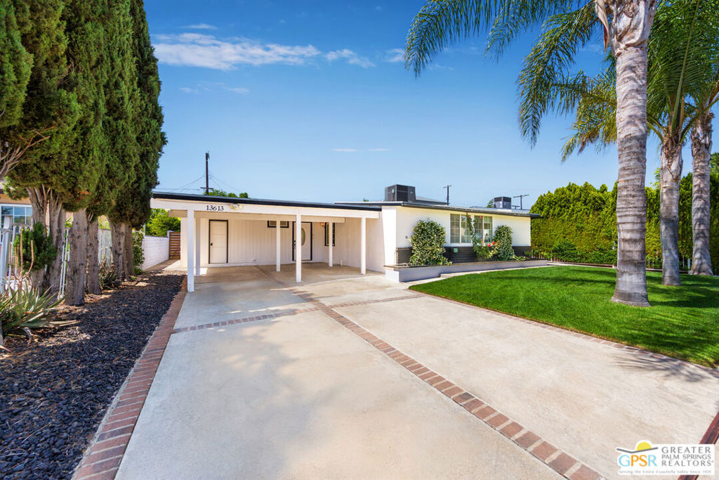 13613 Muscatine Street Property Photo 1