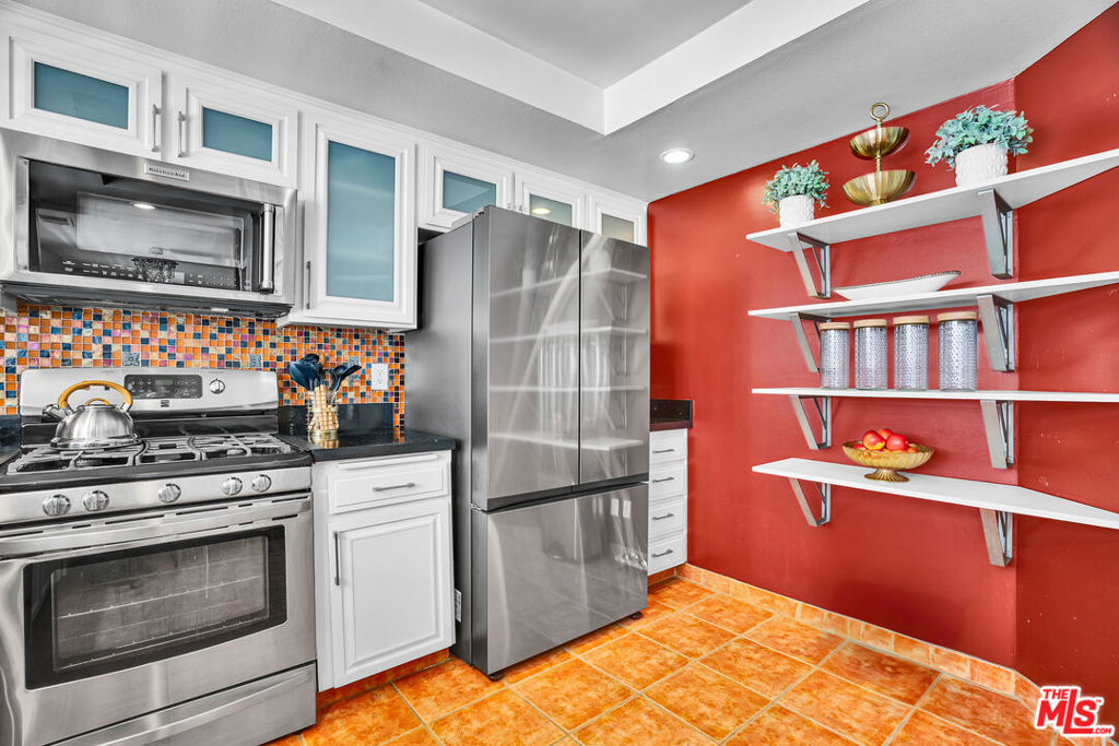 11953 Goshen Avenue 5 Property Photo 5