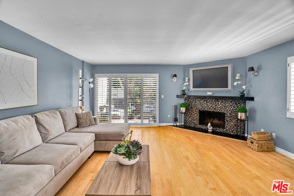 11953 Goshen Avenue 5 Property Photo 8